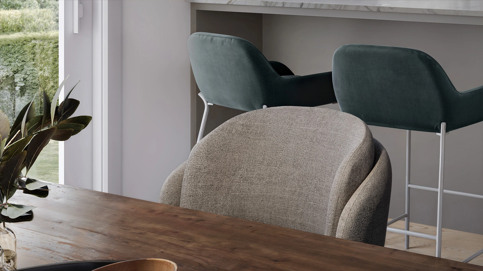 rendu 3d architectural photorealiste salle a manger fauteuil tabourets velours
